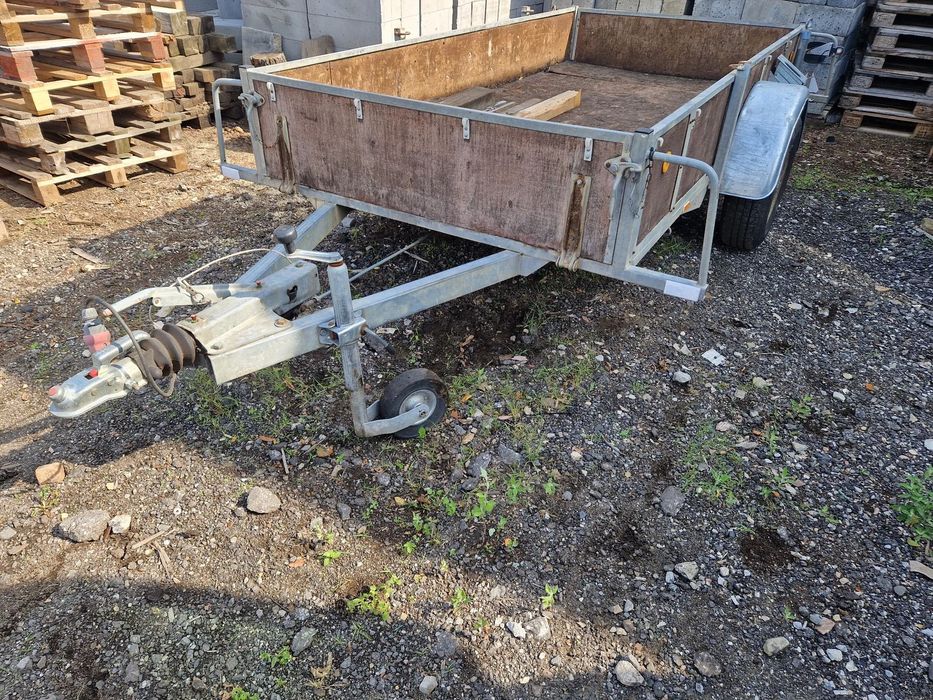 Przyczepka przyczepa burtowa z hamulcem ładowność 1190 kg