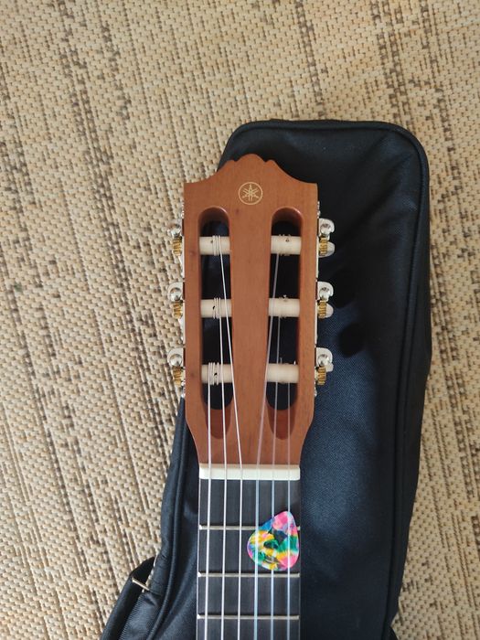 Guitarra acústica Guitalele