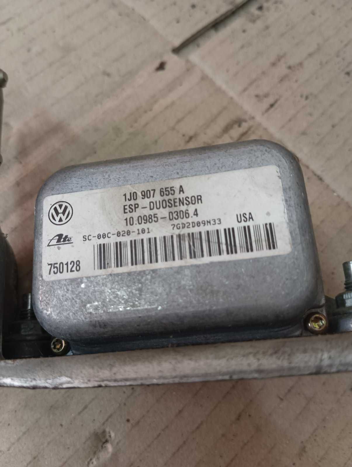 Датчик прискорювача 1j1 907 655 A  1j0 907 637 D VW Golf 4 1.9 TDI