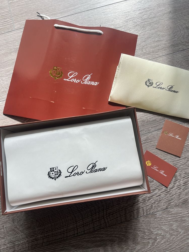 Лофери (мюлі) із відкритою п'яткою. Loro piana