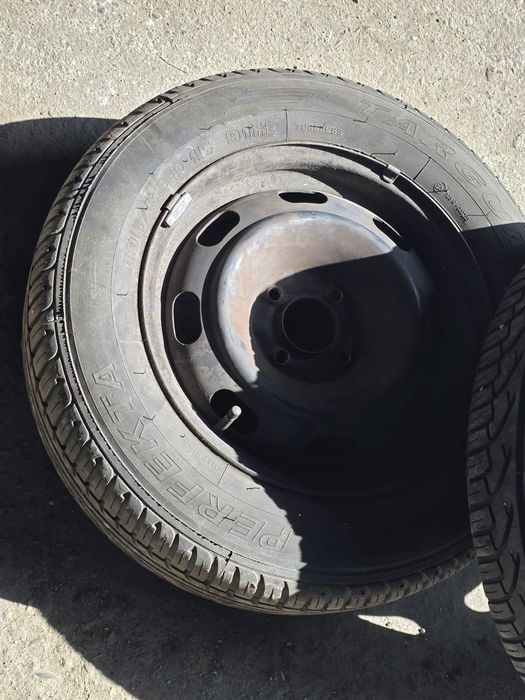 Felgi  4x108 R15 dwie z oponami peugeot citroen