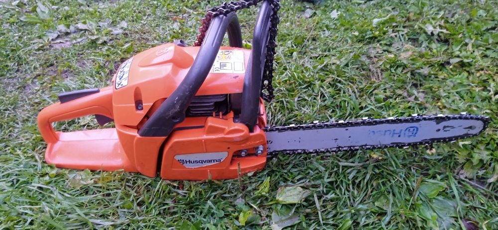 Бензопила Husqvarna 236
Працює але потрібно налаштувати карбюратор