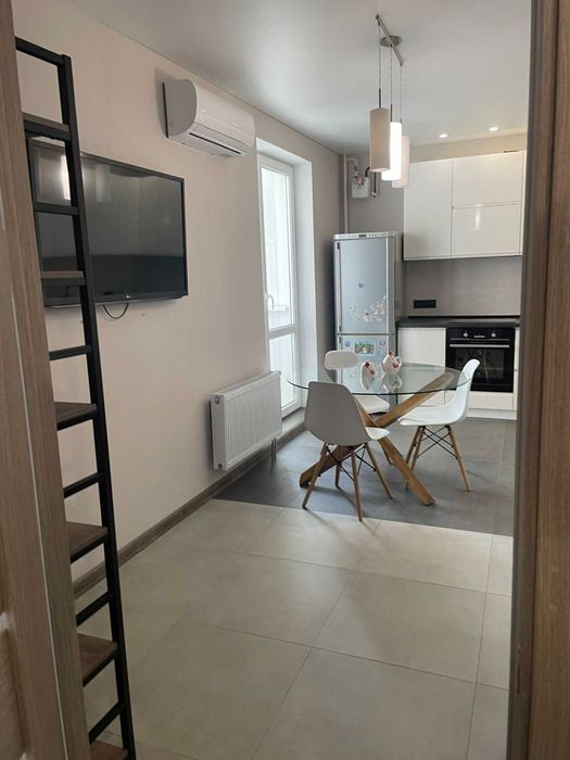 Продам 3-х ком.кв. новострой ЖК Ньютона Федоренко 16 Новые Дома