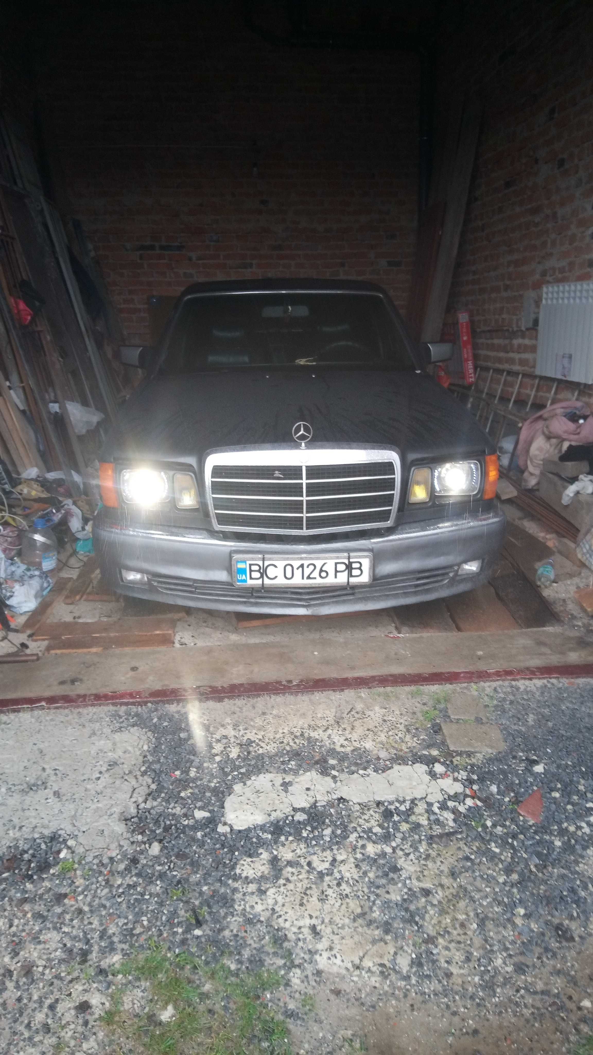 Mercedes w126        1990