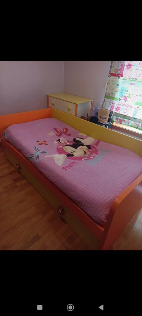 Quarto criança c duas camas