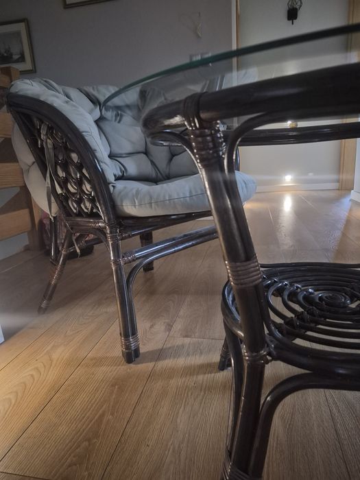 Komplet ratanowe stolik i dwa krzesła