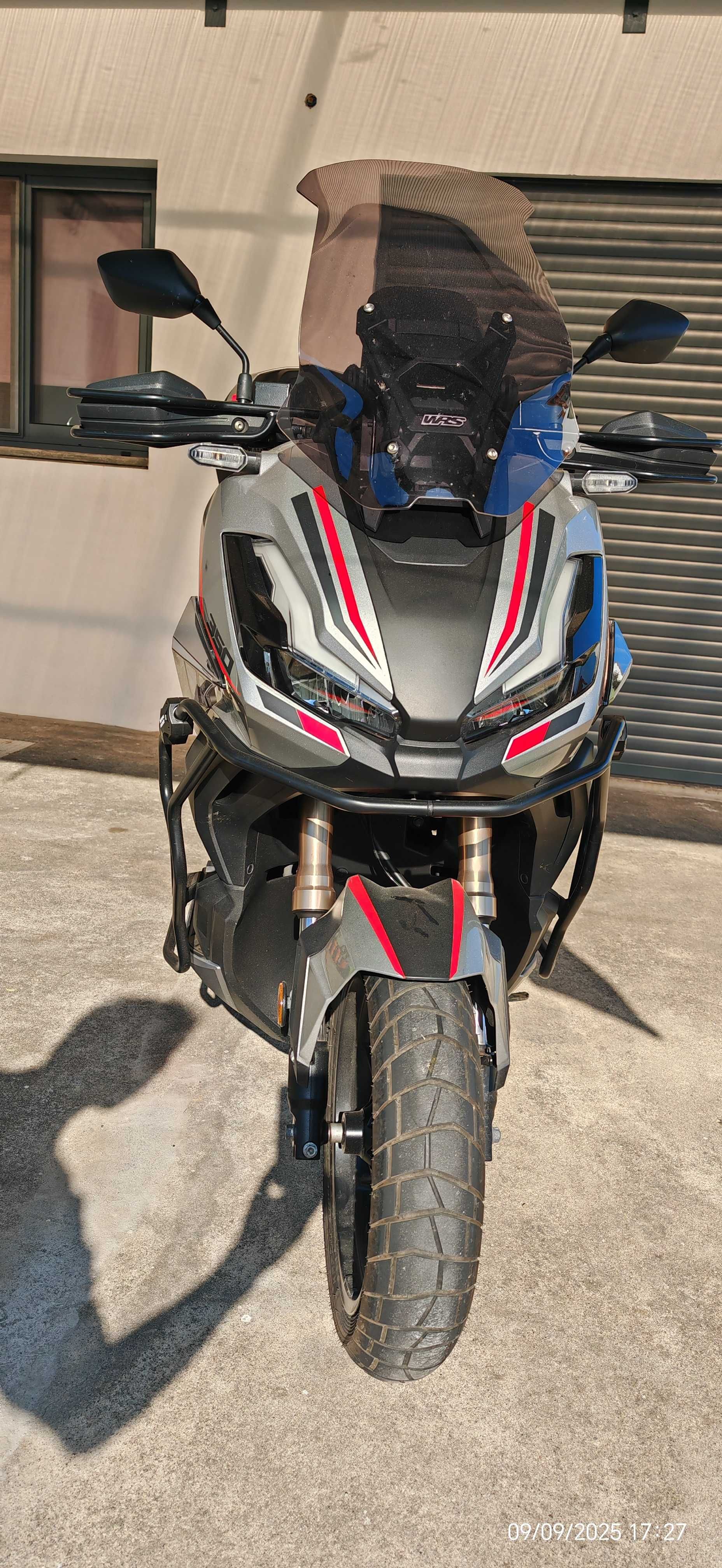 Honda ADV 350 C/ muitos extras