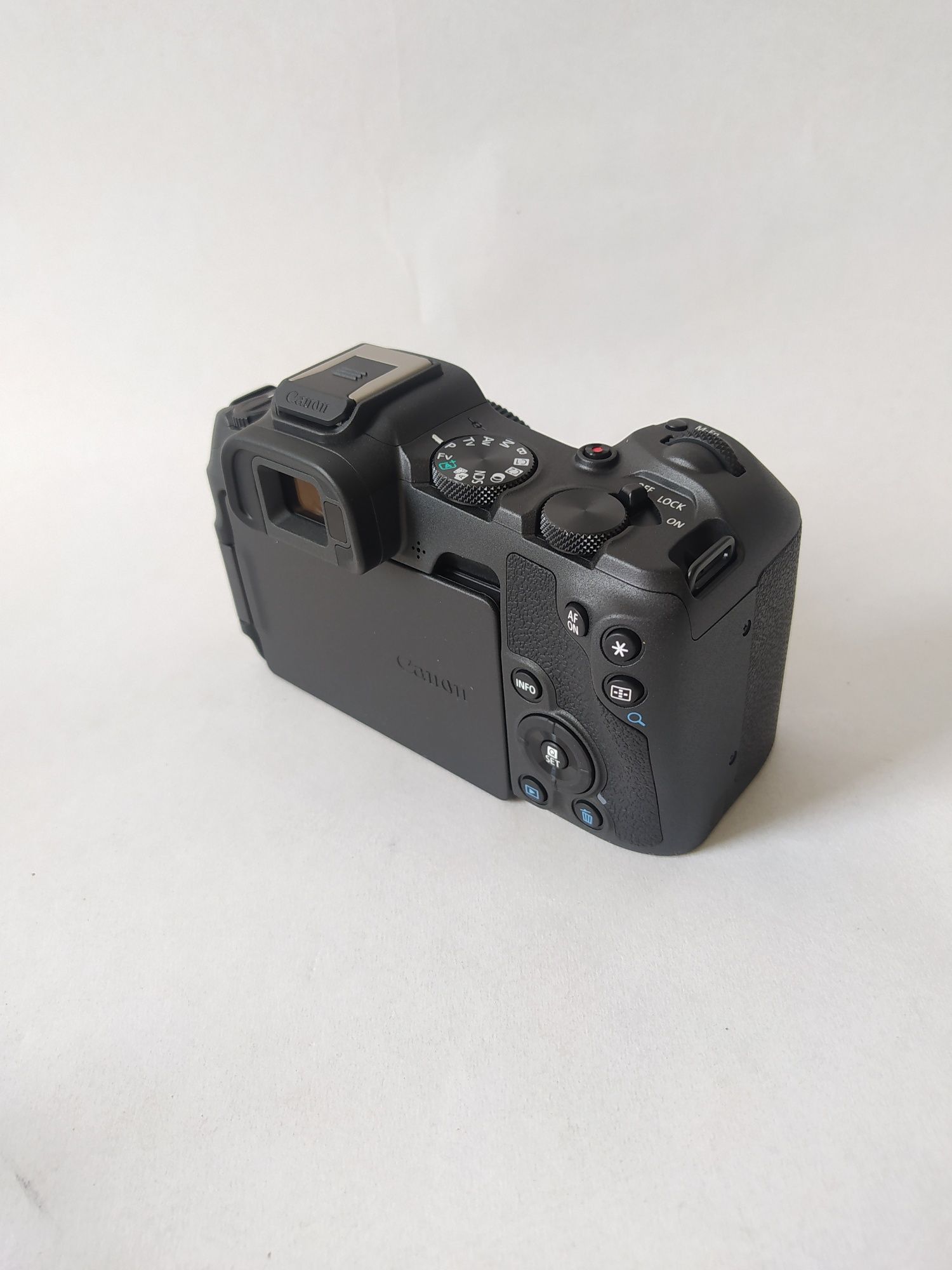 Фотоапарат Canon EOS R8 body НОВИЙ