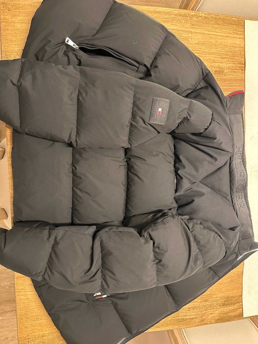 Vendo casaco Tommy Hilfiger de penas impermiável ( L )