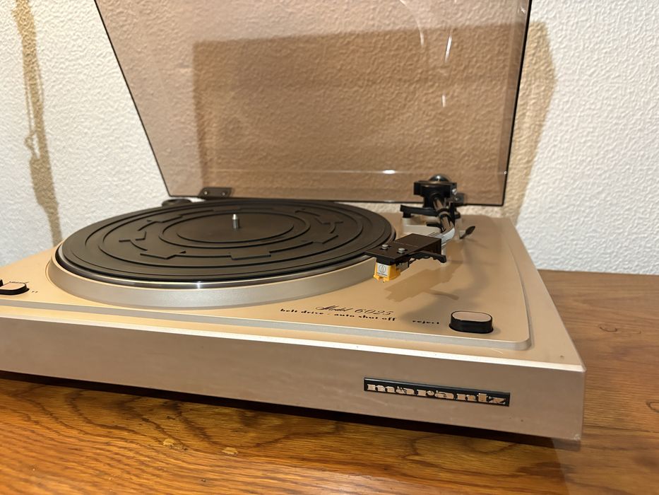 Gira discos Marantz 6025