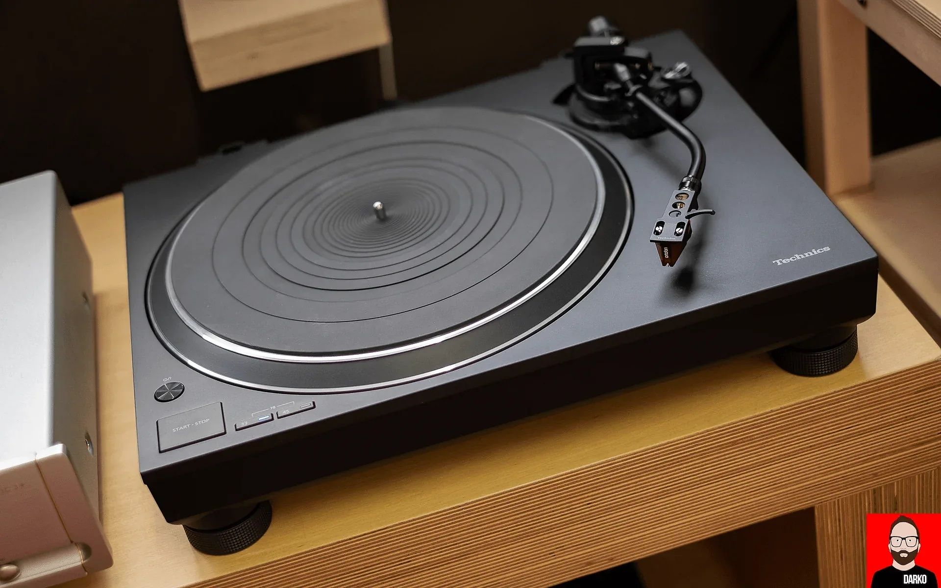 Програвач платівок Technics SL-1500C