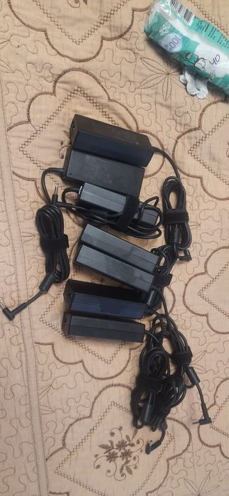 Зарядне устройство ноутбука нр