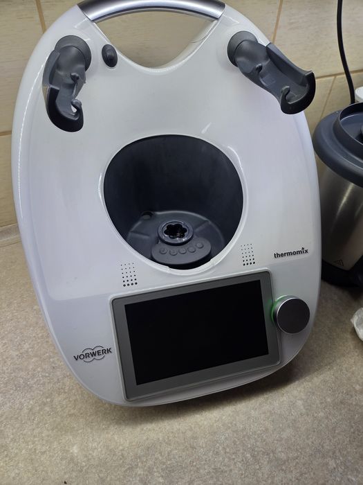 Thermomix TM6 + dodatkowe akcesoria , jeszcze na Gwarancji producenta