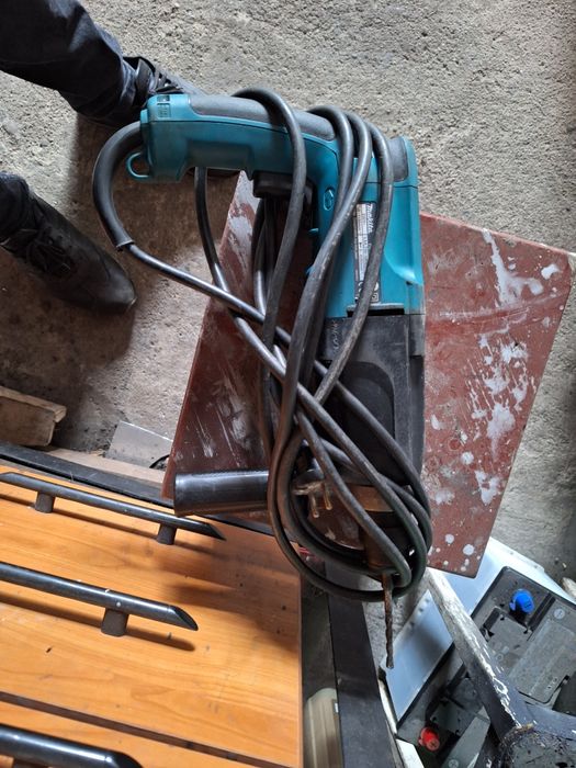 Makita HR2450 wiertarka udarowa