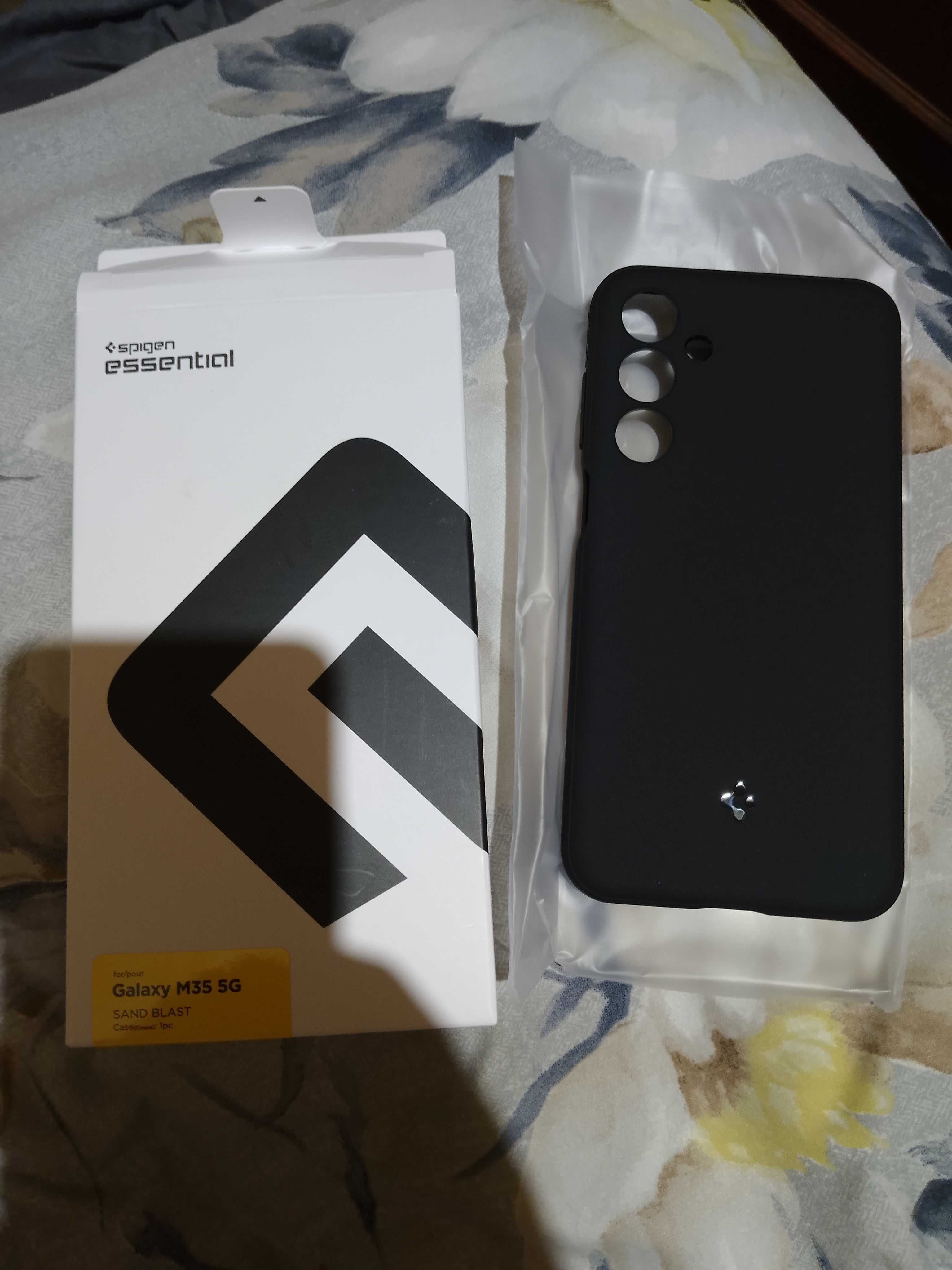Etui Samsung Galaxy M35 Spigen Sand Blast czarne, nowe