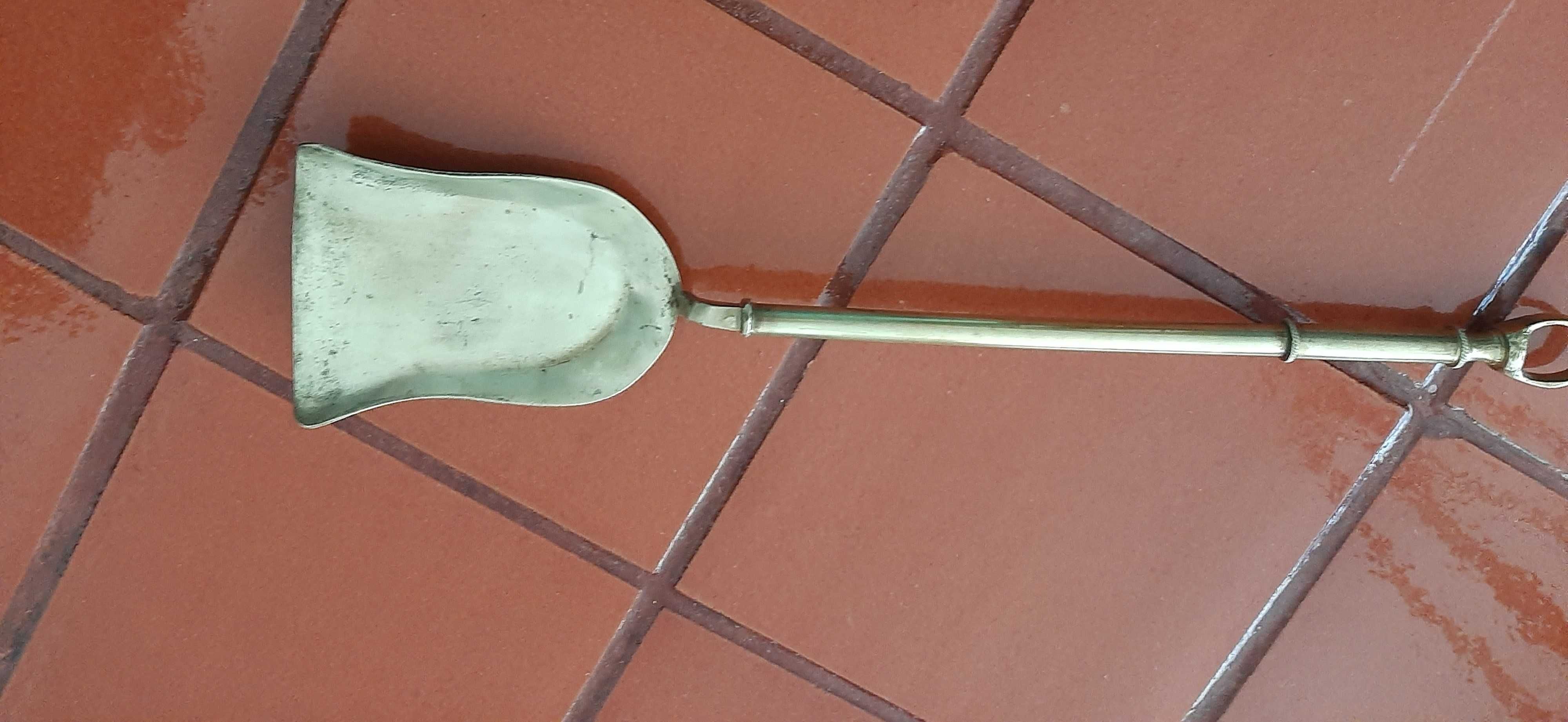 Conjunto de utencílios para lareira