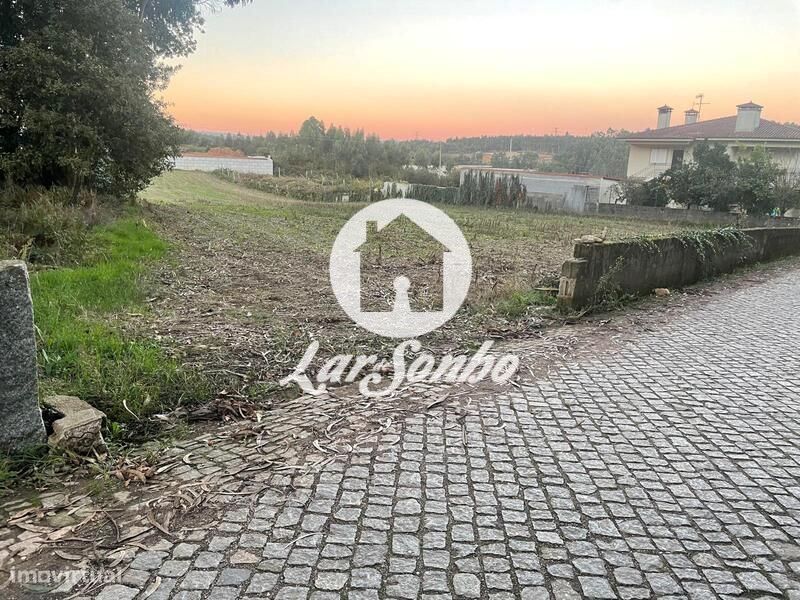 Terreno com 2.800m2 Inserido em Zona Residencial de Guidões, Trofa