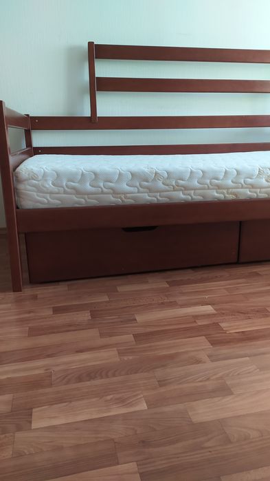 Ліжко 90*200 з бука з матрацом Таке&Go
