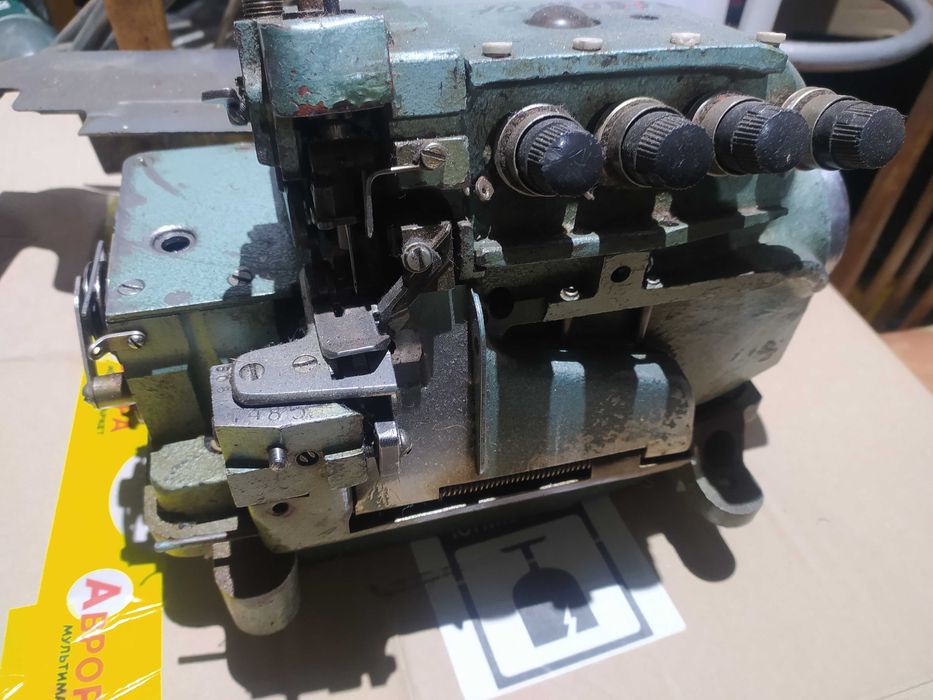 Продам оверлок .