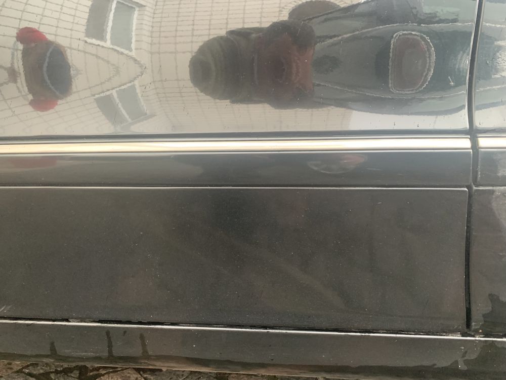 Продам переднюю левую дверь на Mercedes w211 рестайлинг