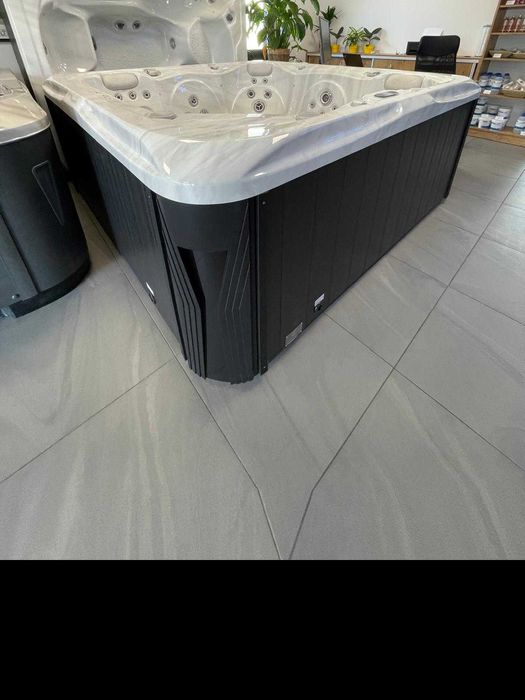 Jacuzzi wanna spa holenderskiego producenta Montpellier