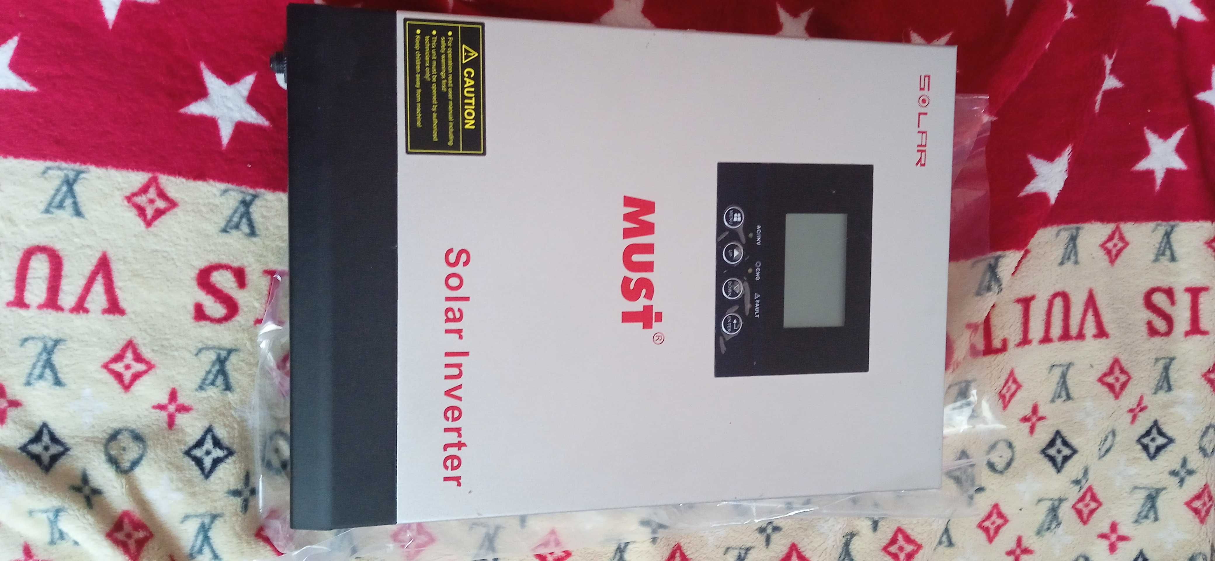 Продам гібридний інвертор Must 1000вт.