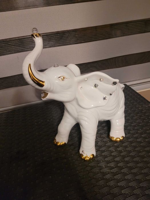 Słoń z Włoskiej Porcelany Capodimonte Swarovski Złoto CUDO