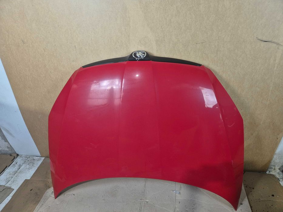 Skoda Fabia II lift maska pokrywa silnika.