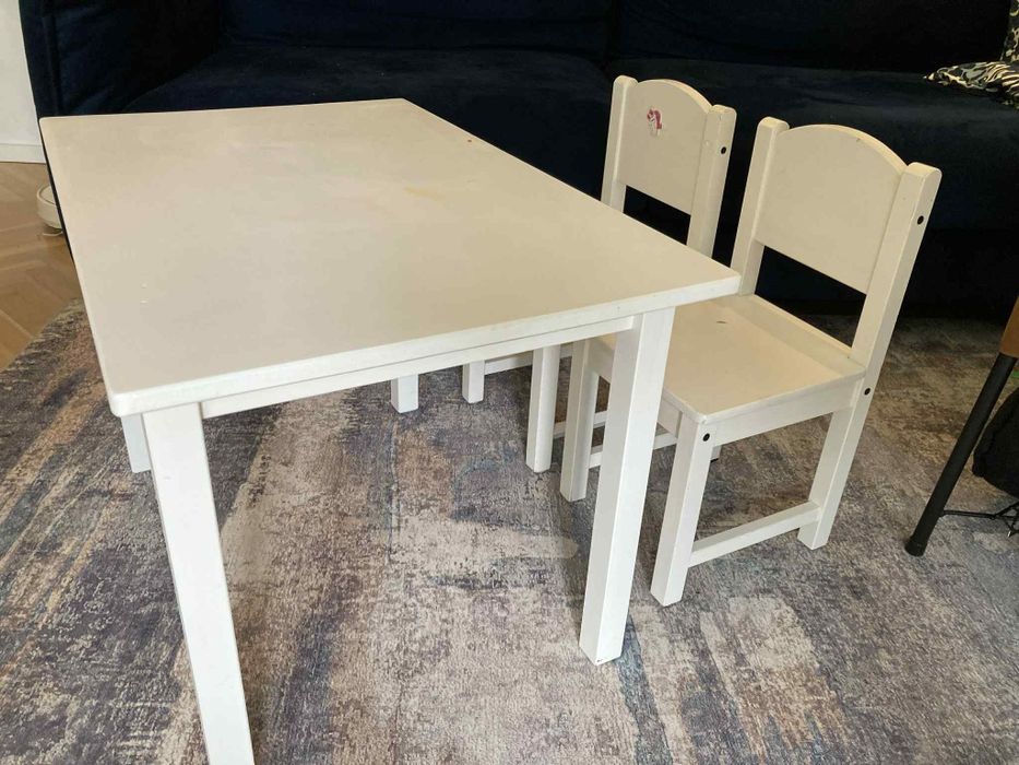 Stolik i swą krzesełka IKEA