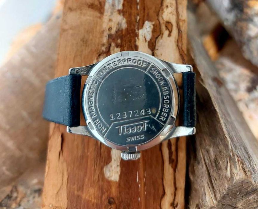 Tissot Bullseye com mostrador cáqui Antimagnetique de 1941 N:243