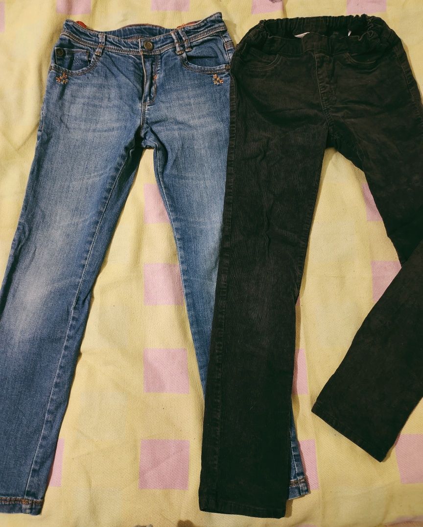 Дві пари джинсів відмінний стан на 8-10 років