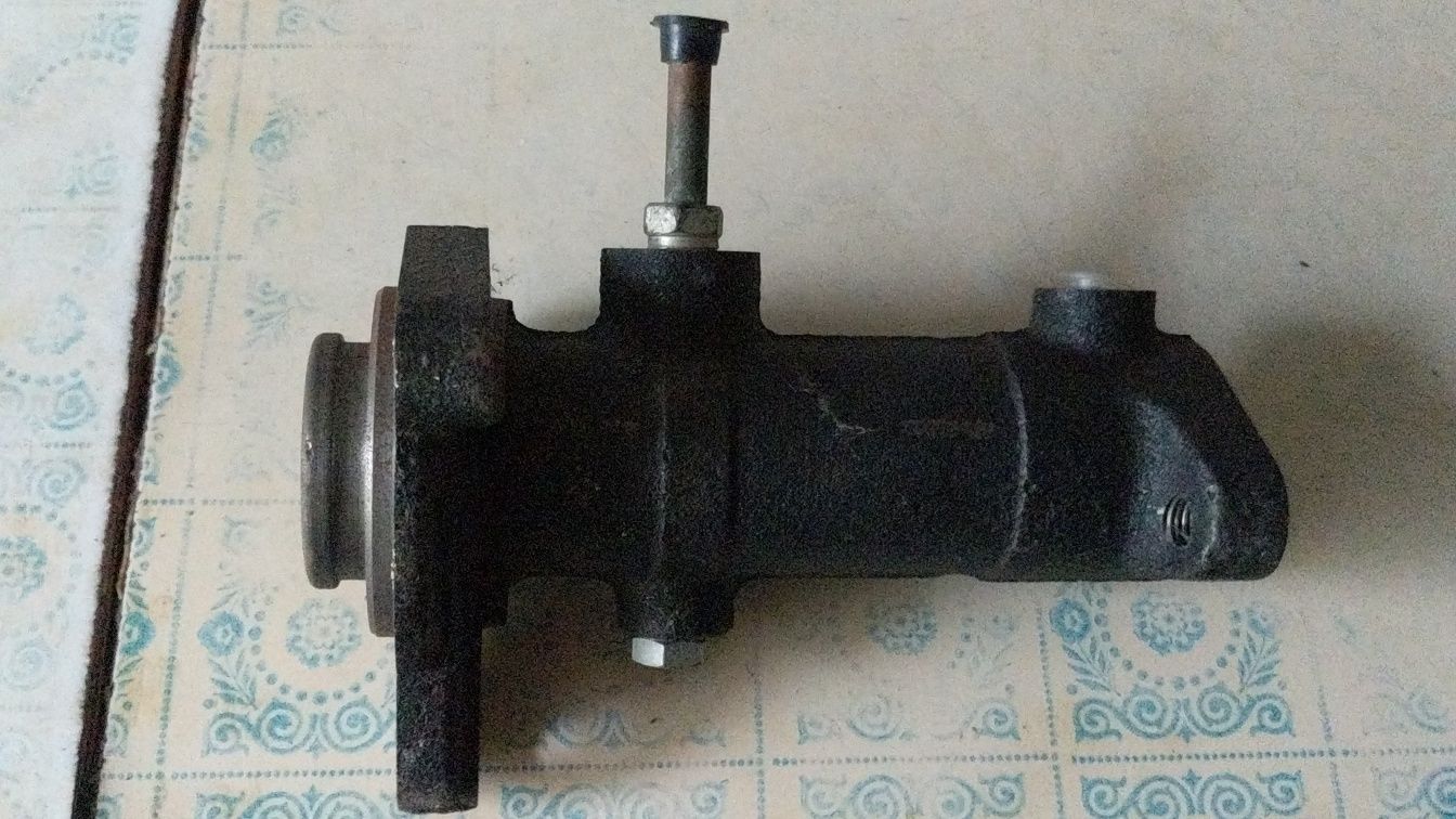 Циліндр головний тормозів ГАЗ 3309
