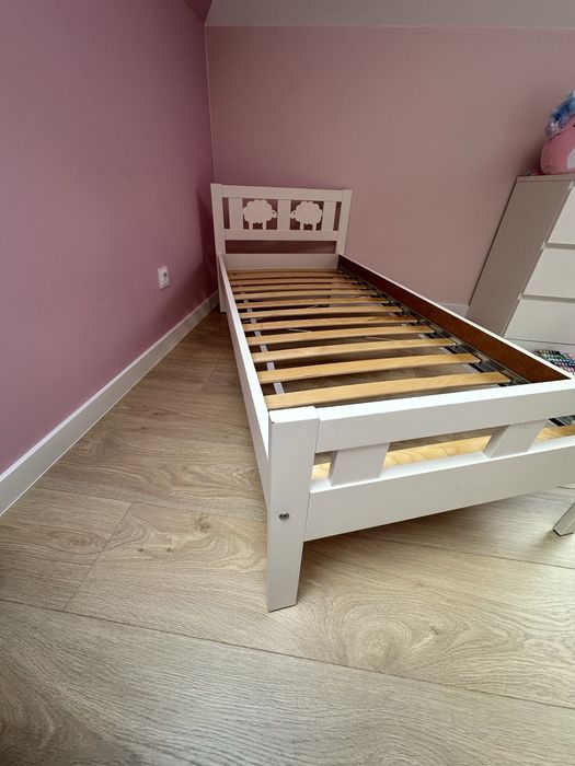 KRITTER Łóżko ze stelarzem i materacem, białe, 70x160 cm