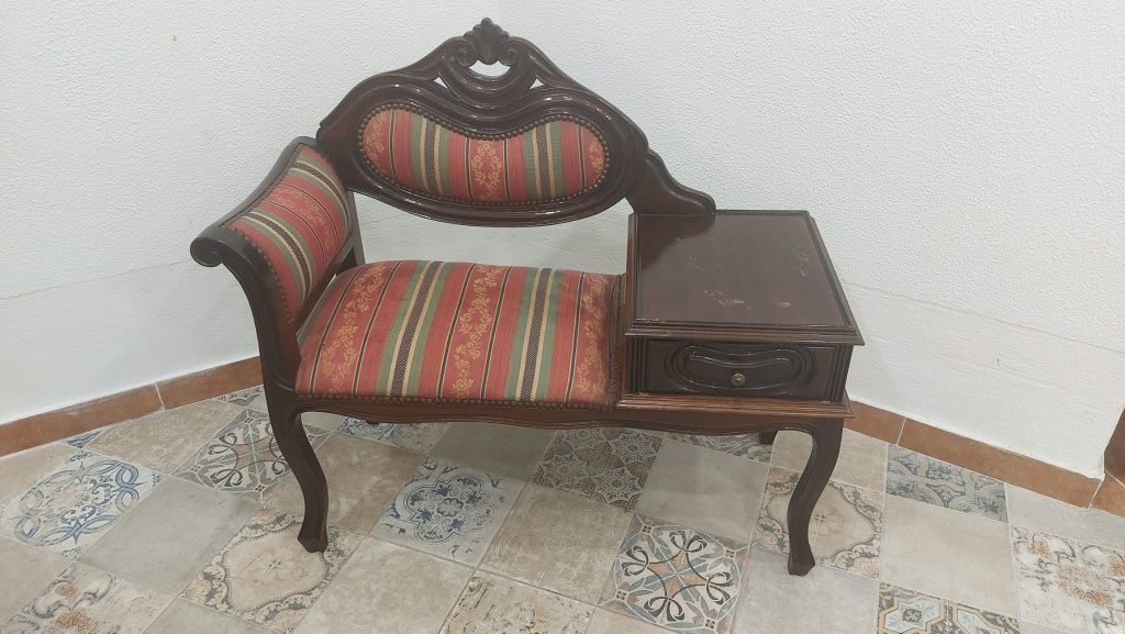 Namoradeira Banqueta de Telefone