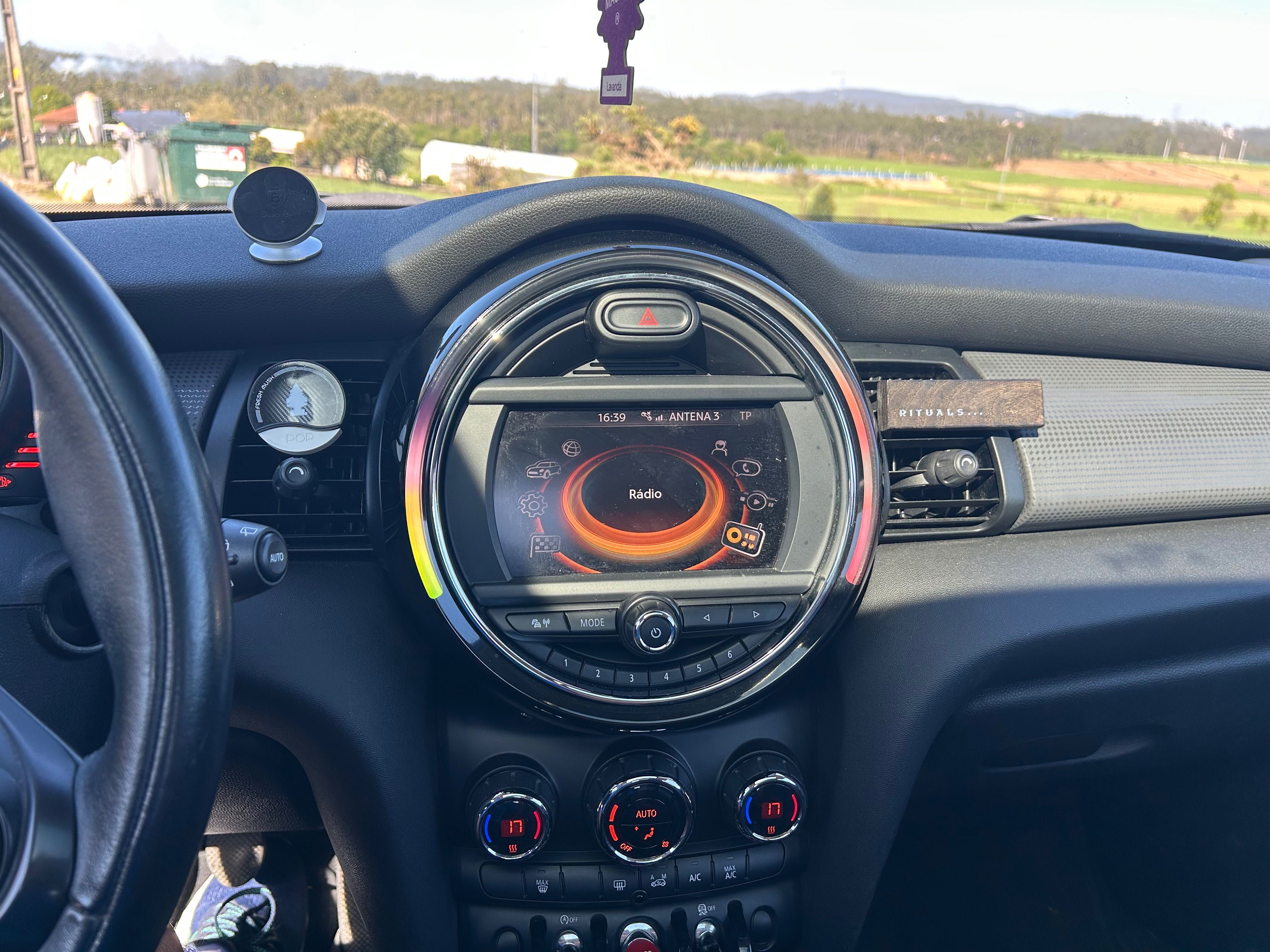 MINI COOPER D 2015, 115cv Teto Panorâmico.