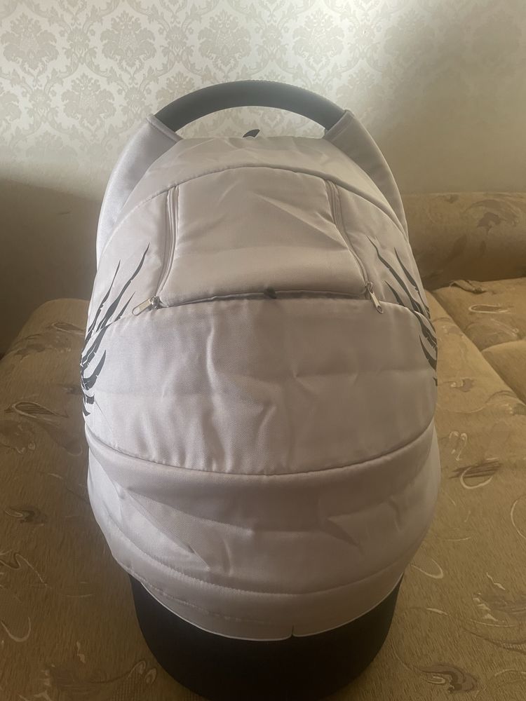 Продам детскую коляску