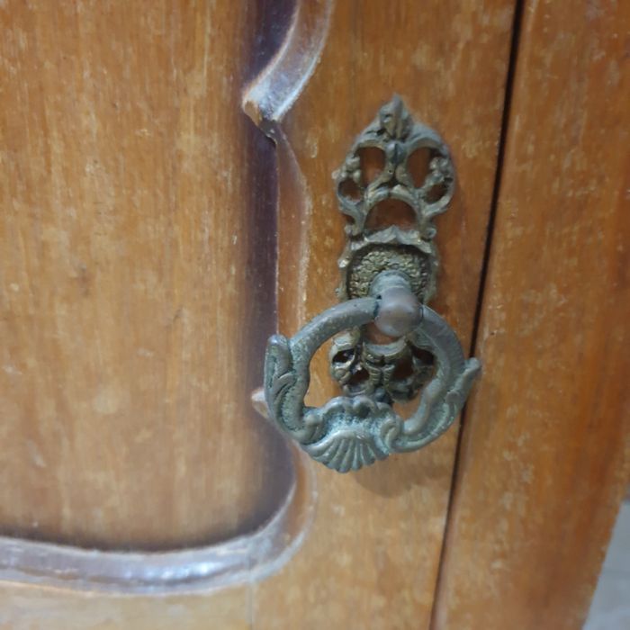 Mesa de Cabeceira antiga