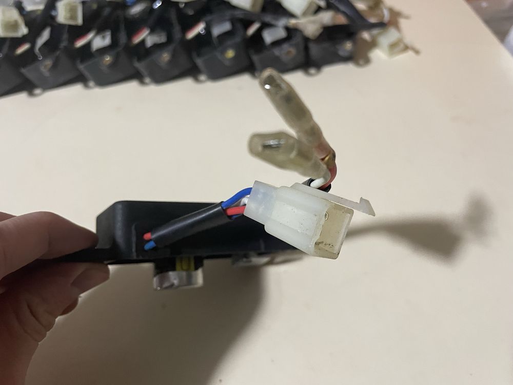 Блок AVR для генератора 2,5 кВт, АВР, регулятор напруги (стабілізатор)
