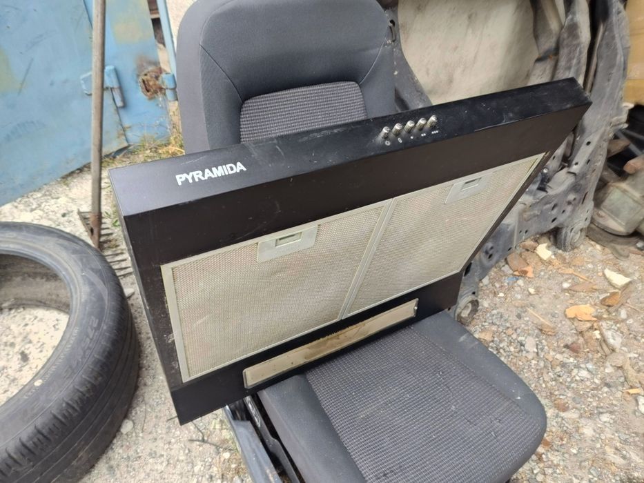 Витяжка Pyramida