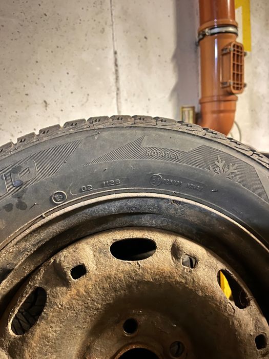 Koła felgi stalowe i opony zimowe Volkswagen Polo 175/65 R14
