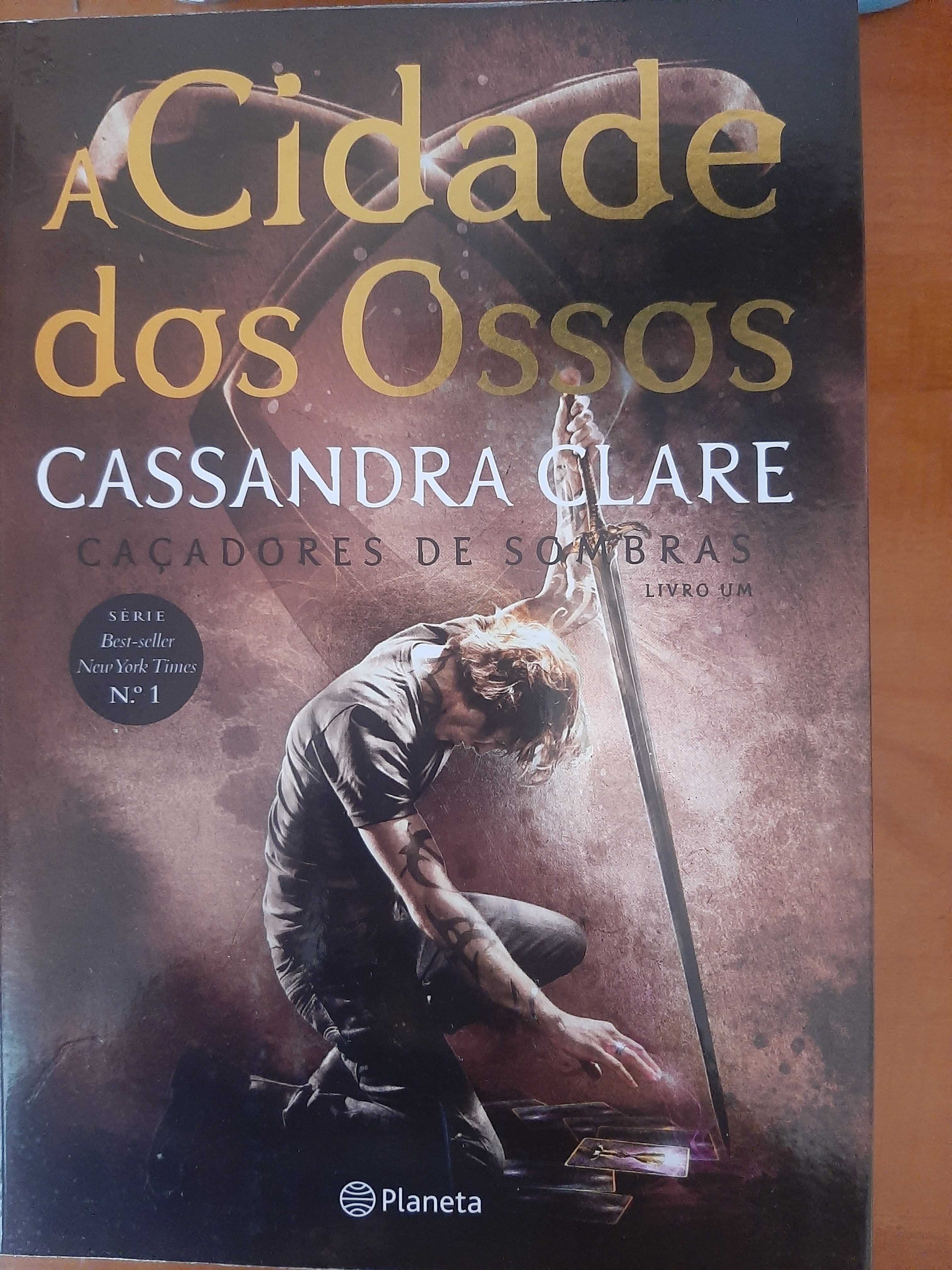 Na compra de 1 livro oferta de outro