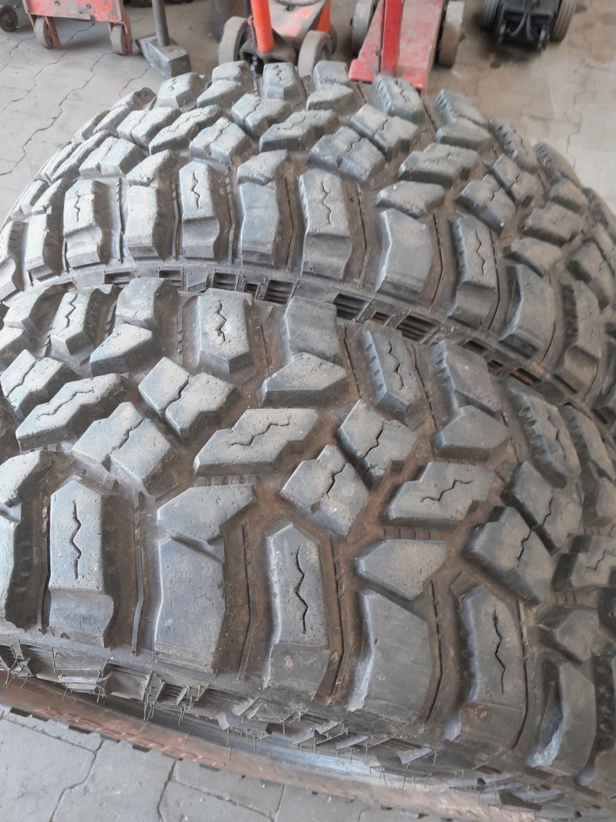 265/75R16 Cooper Discover STT pro Para