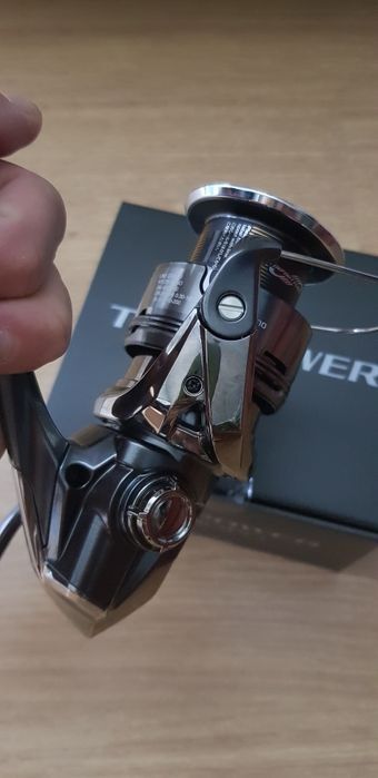 Kołowrotek Shimano Twin Power FE 4000PG