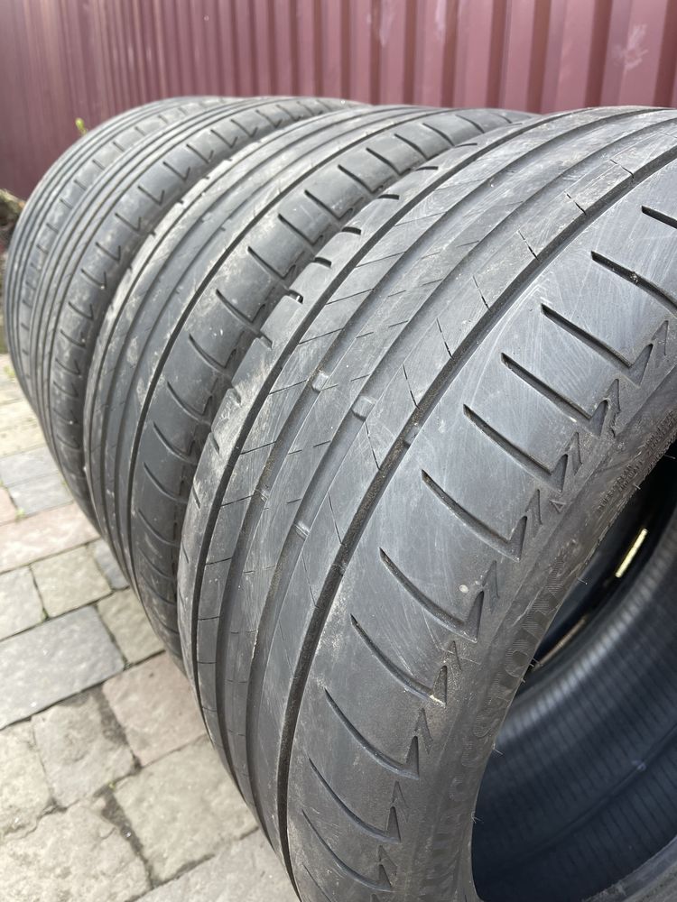 Різношироки шини Bridgestone potenza  225/40/19 + 255/35/19