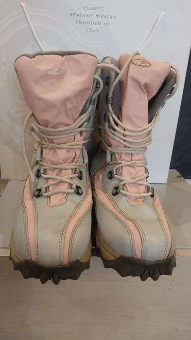Продам горнолыжные женские  ботинки - сапоги. Champion Roxanne.