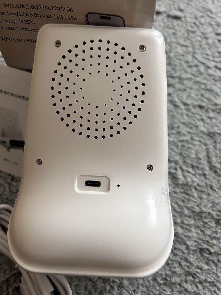 Na sprzedaż: Bezprzewodowa ładowarka F-180 do telefonu!