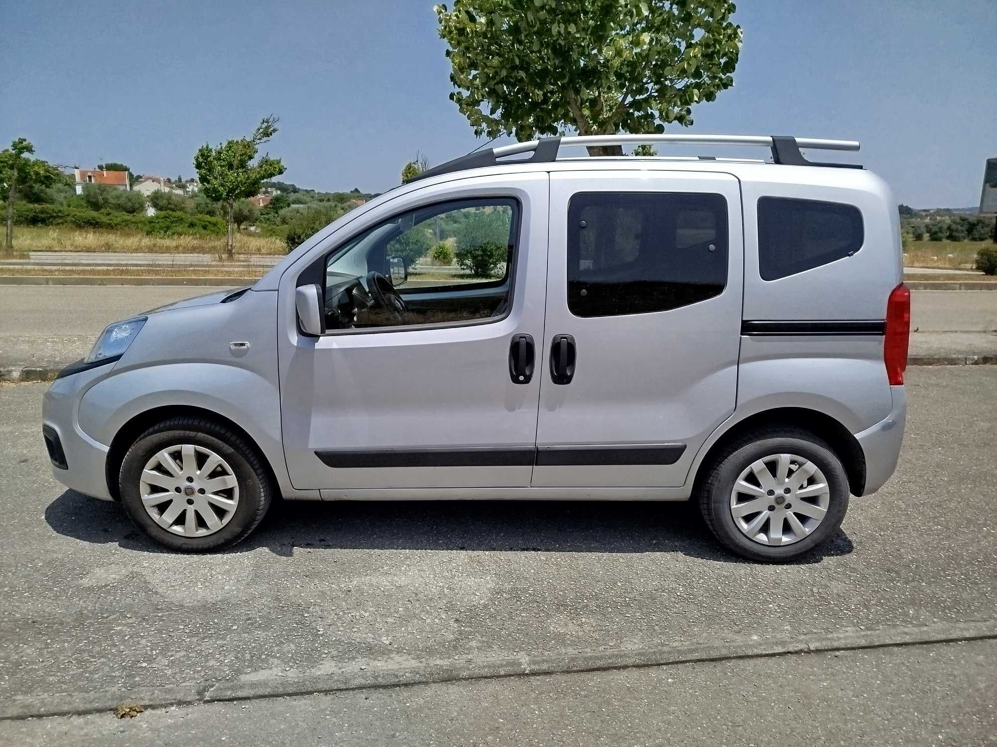 Carrinha Fiat Comercial Mercadorias com 4 Lugares