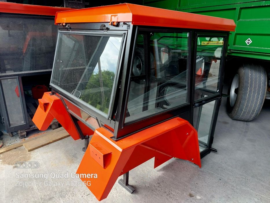 Kabina kabiny ciagnikowe c330 c360 mf t25 bizon