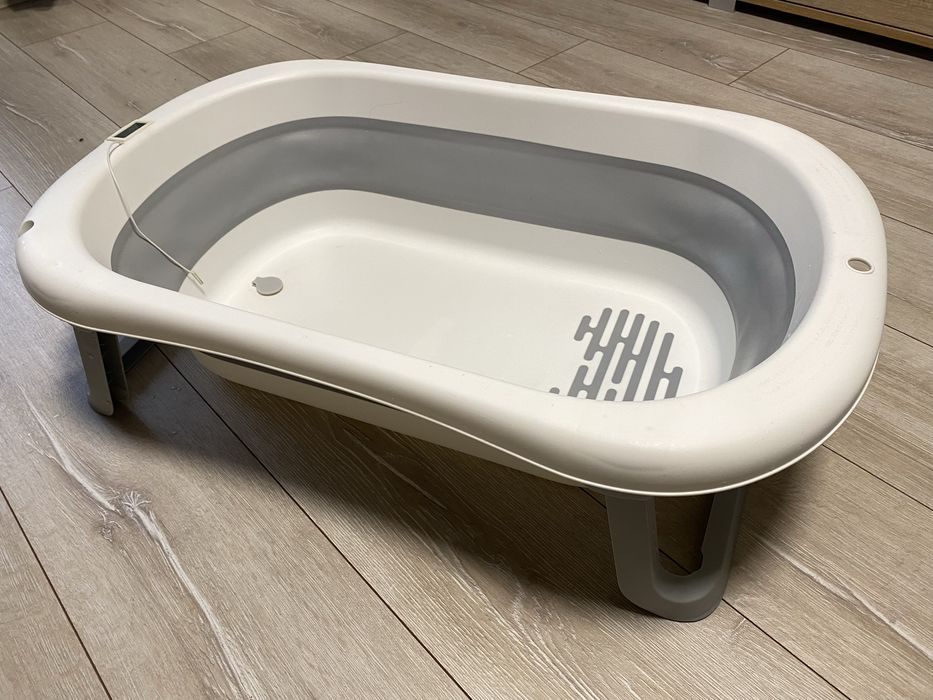 Ванночка для немовлят з термометром