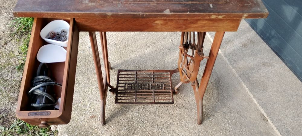 Máquina de costura Singer a pedal